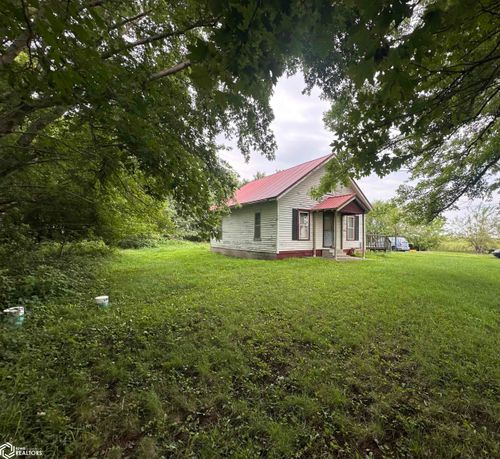 10202 137th Ave, Melrose, IA, 52569-7718 | Card Image