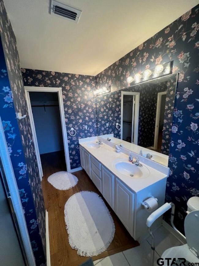 APT-2102 - 5401 Hollytree Dr, Condo with 3 bedrooms, 2 bathrooms and null parking in Tyler TX | Image 27
