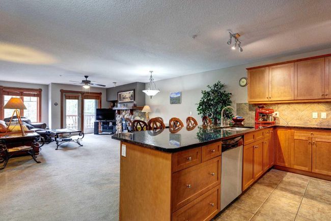 201 - 170 Crossbow Place, Home with 2 bedrooms, 2 bathrooms and 1 parking in Canmore AB | Image 3