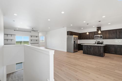 413 Bedrock Loop, West Richland, WA, 99353-2001 | Card Image
