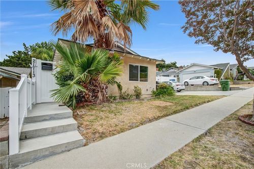 21713 Mulholland Dr, Woodland Hills, CA, 91364-5349 | Card Image