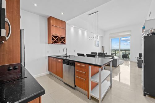 apt-4403-185 Sw 7th St, Miami, FL, 33130-2989 | Card Image