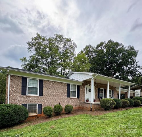 2489 Corolla Hills Dr, Lenoir, NC, 28645-9648 | Card Image