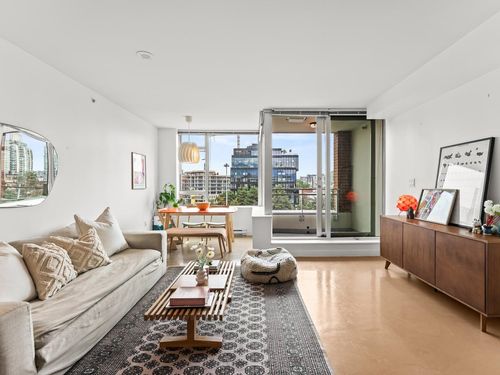 715-221 Union St, Vancouver, BC, V6A0B4 | Card Image