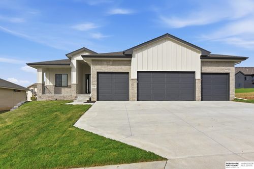 11002 S 101st St, Papillion, NE, 68046-3730 | Card Image