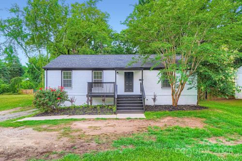 1224 E Woodlawn Rd, Charlotte, NC, 28209-3053 | Card Image