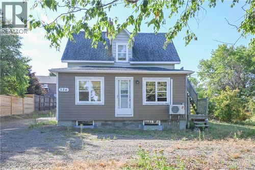 336 Blvd St-Pierre O, Caraquet, NB, E1W1A3 | Card Image