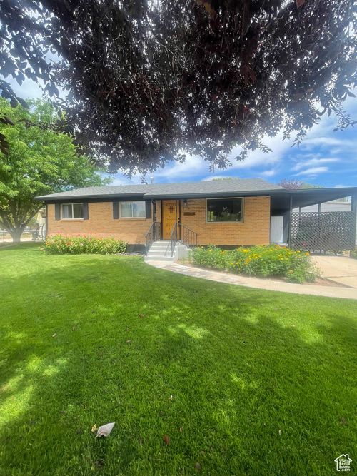 611 E Lagoon St, Roosevelt, UT, 84066-3022 | Card Image