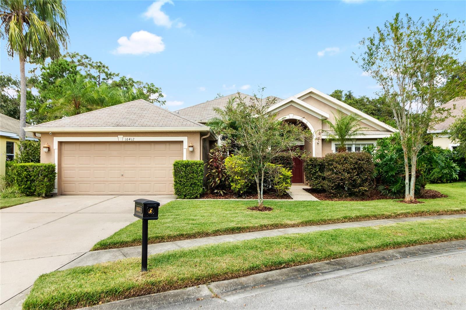 Bridgelawn Ave, Lithia, FL 33547
