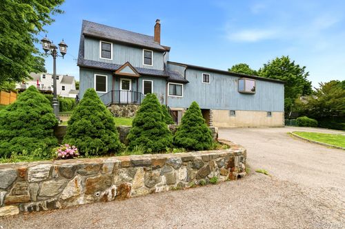 138 Arthur Ave, Thornwood, NY, 10594-1611 | Card Image