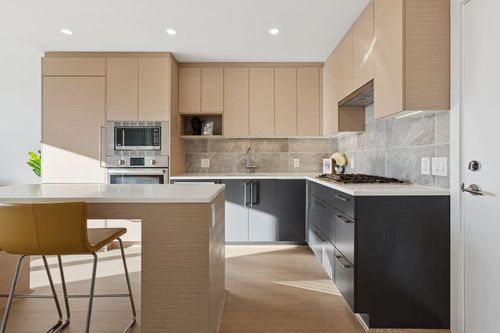 415-8888 Osler St, Vancouver, BC, V6P4G2 | Card Image