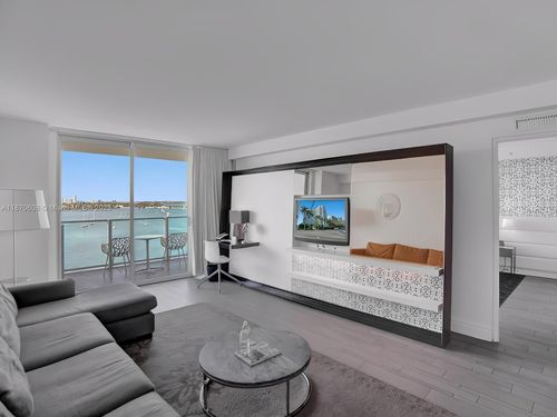 1024-1100 West Ave, Miami Beach, FL, 33139-4749 | Card Image