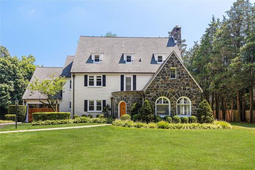 30 Park Dr N, Rye, NY, 10580-1830 | Card Image