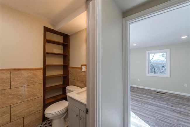 1st Fl Full bath | Image 16