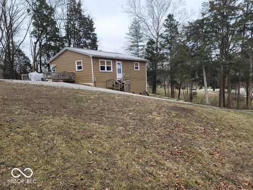 901 Carter Rd, Martinsville, IN, 46151-6522 | Card Image