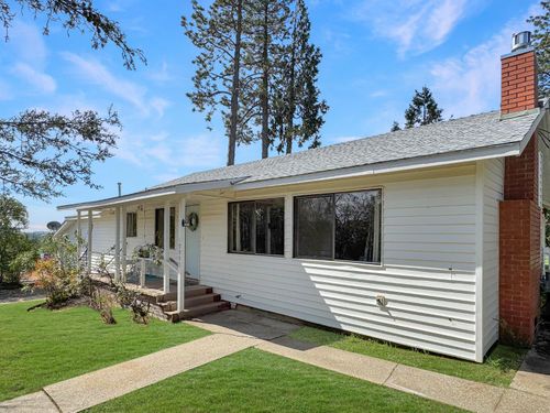 10090 West Dr, Grass Valley, CA, 95945-8509 | Card Image
