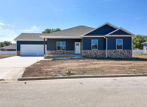 720 E Vivian St, Bolivar, MO, 65613-1377 | Card Image