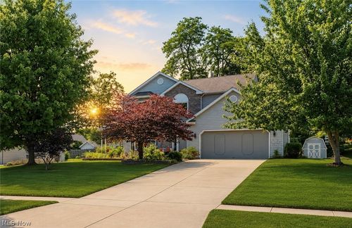 4206 Arlington Dr, Brunswick, OH, 44212-3965 | Card Image