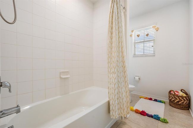 Tub/Shower combo | Image 15