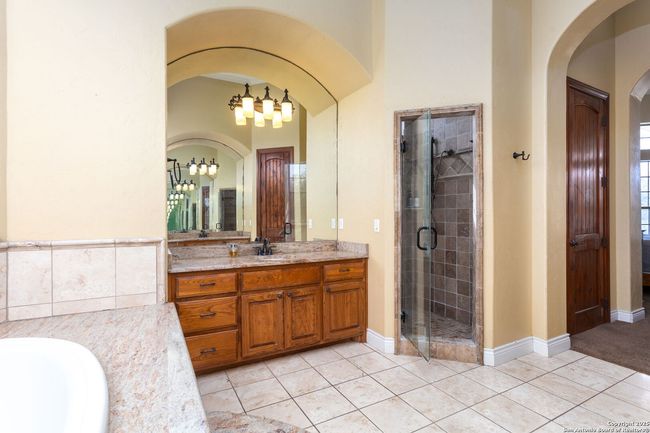 192 County Road 2812, House other with 5 bedrooms, 4 bathrooms and null parking in Mico TX | Image 22