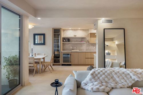 205-818 N Doheny Drive, West Hollywood, CA, 90069 | Card Image