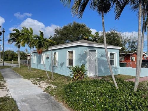 417 Sw 7th Ter, Dania Beach, FL, 33004-3869 | Card Image