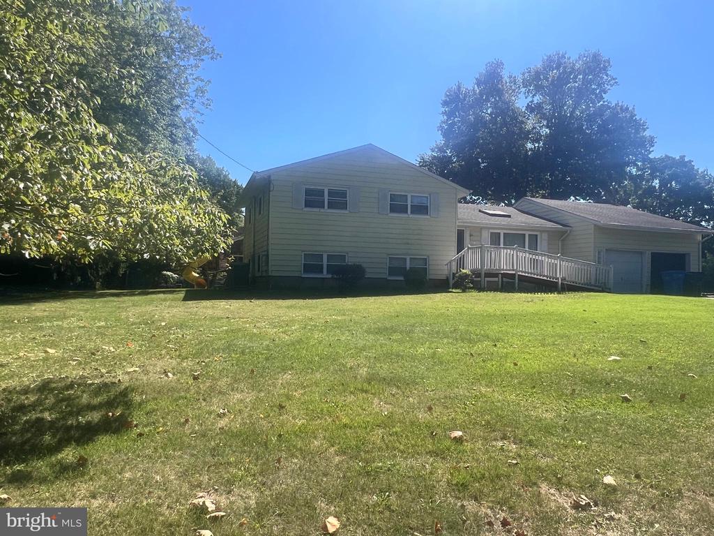 Willow Rd, Tinton Falls, NJ 07724