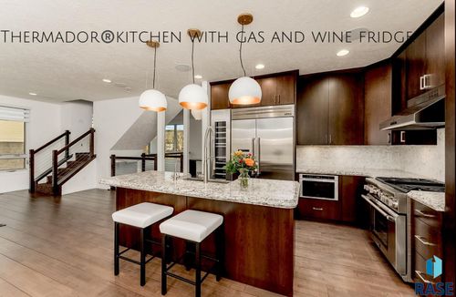 221 E 13th St, Sioux Falls, SD, 57104-6907 | Card Image