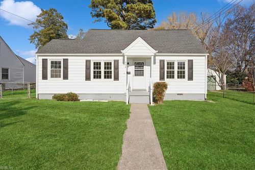 526 Birmingham Ave, Norfolk, VA, 23505-2117 | Card Image