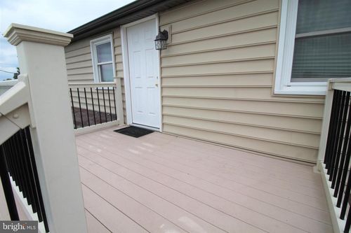 160 N Ronks Rd, Ronks, PA, 17572-9611 | Card Image