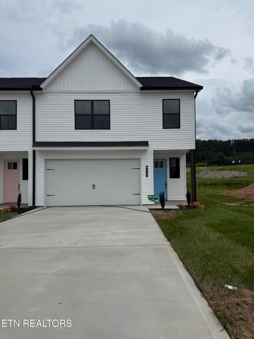 8722 Chapman Trace Way, Knoxville, TN, 37920 | Card Image