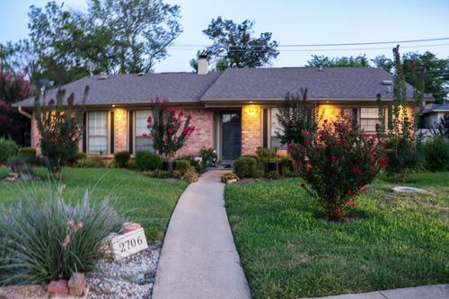2706 Meadow Bluff Ln, Dallas, TX, 75237-3208 | Card Image