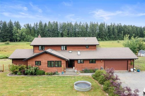 15620 143rd Ave Se, Yelm, WA, 98597-9113 | Card Image