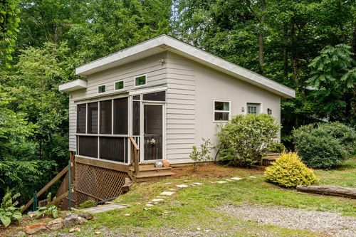 211 Summer St, Swannanoa, NC, 28778-2546 | Card Image