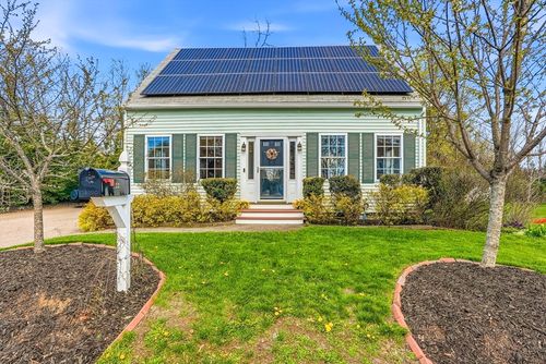 22 South St, Medfield, MA, 02052-2608 | Card Image