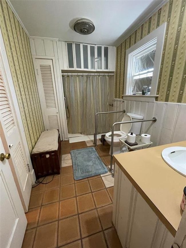 2002 Fm 369 S, House other with 4 bedrooms, 5 bathrooms and 2 parking in Iowa Park TX | Image 41