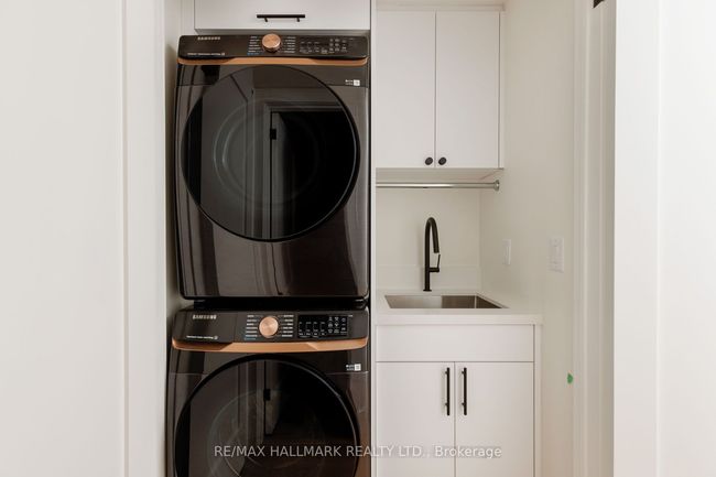 108 Crawford St, House attached with 6 bedrooms, 5 bathrooms and 3 parking in Toronto ON | Image 20