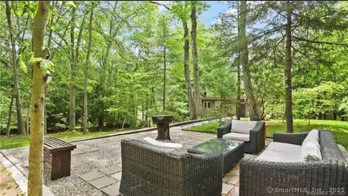 11 Alewives Rd, Norwalk, CT, 06850-2201 | Card Image