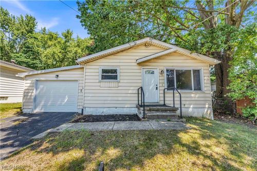 901 Jean Ave, Akron, OH, 44310-1723 | Card Image