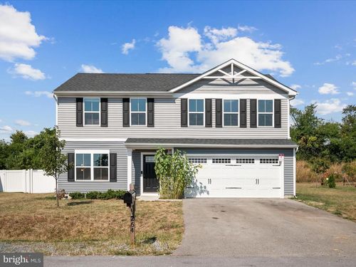 264 Switchgrass Ct, BUNKER HILL, WV, 25413-1151 | Card Image