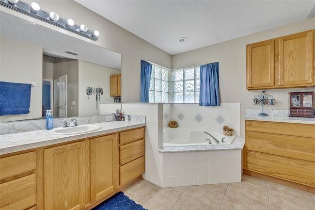 Primary Bathroom | Image 18