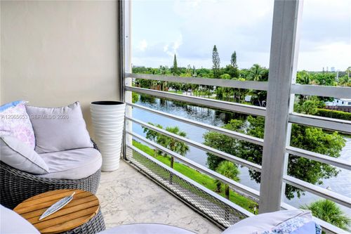 5c-16850 S Glades Dr, North Miami Beach, FL, 33162-2911 | Card Image