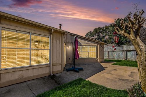 2450 Blackridge Rd, Houston, TX, 77067-1223 | Card Image