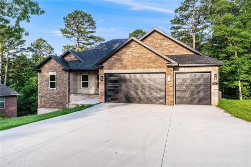33 Sidlaw Hills Dr, Bella Vista, AR, 72715-4801 | Card Image