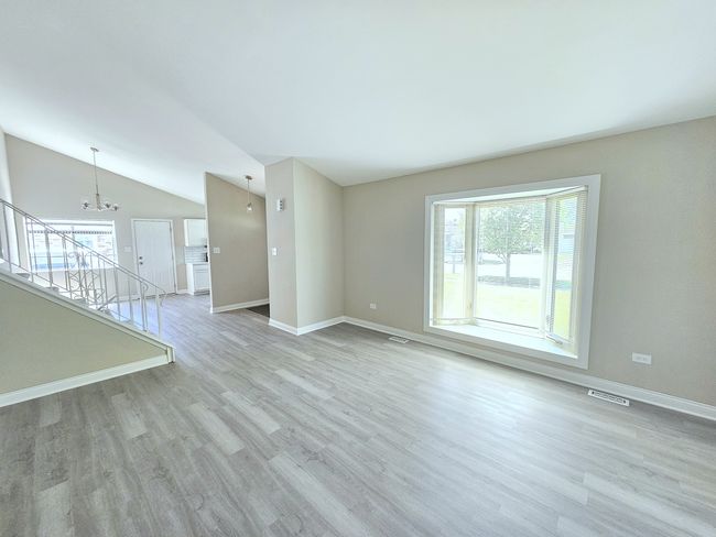 12827 S Blossom Dr, House other with 3 bedrooms, 2 bathrooms and 2 parking in Alsip IL | Image 6