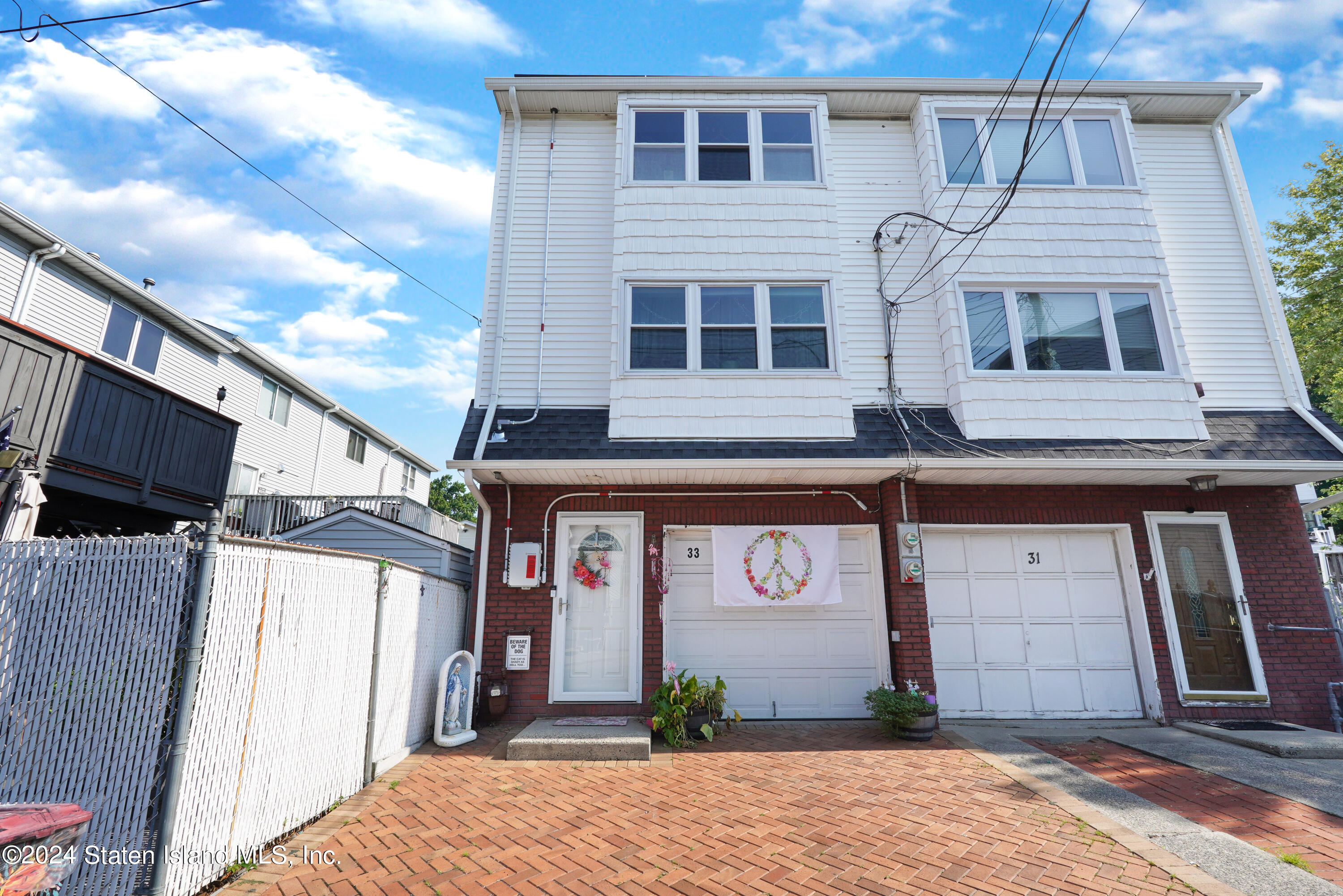 Avon Ln, Staten Island, NY 10314