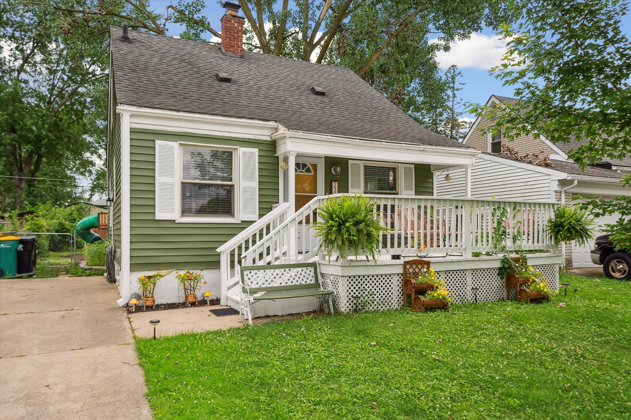 Albion Ave, Farmington Hills, MI 48336