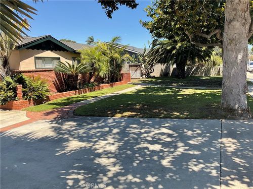 268 E 18th St, Costa Mesa, CA, 92627 | Card Image