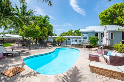 30471 Coconut Hwy, Big Pine Key, FL, 33043-4726 | Card Image