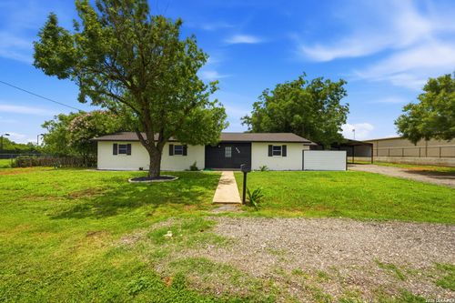 208 S State Highway 16, Jourdanton, TX, 78026-5440 | Card Image